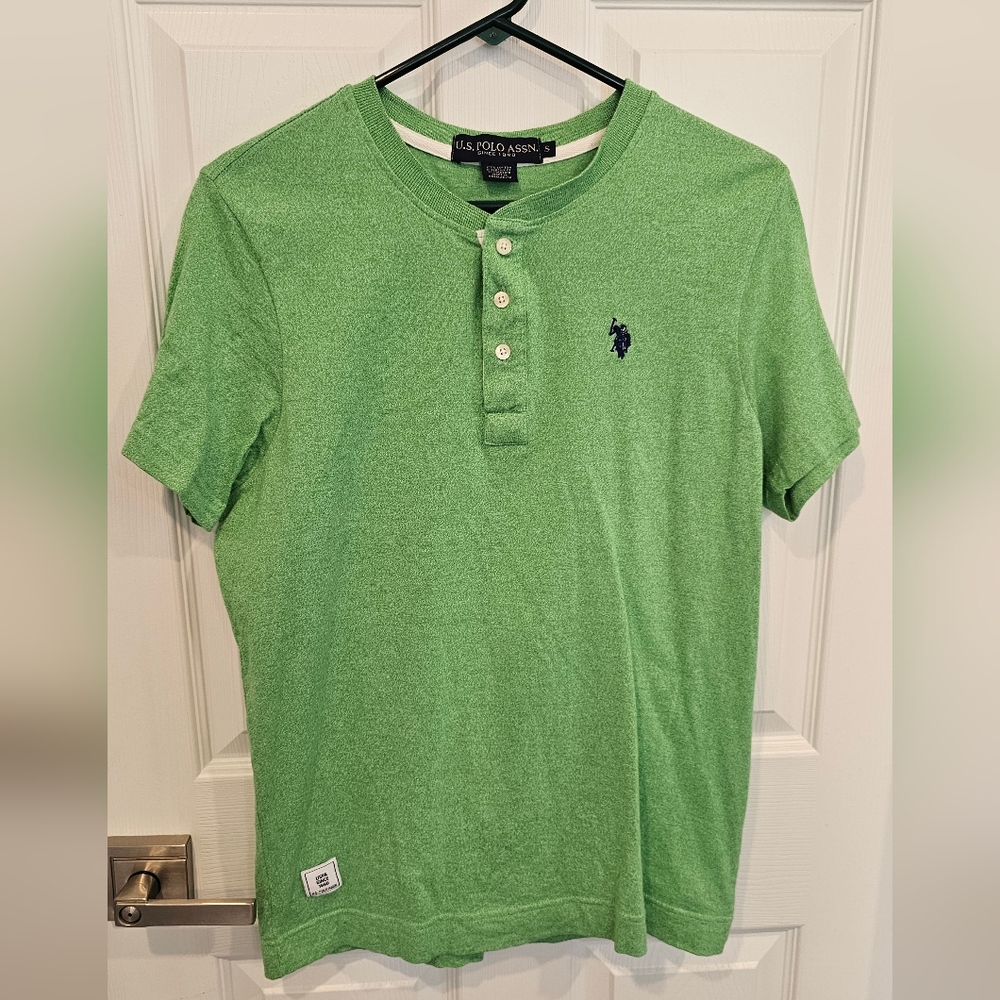 U.S. Polo Assn. Men's 100% Cotton Green Henley Polo Shirt Size-Small